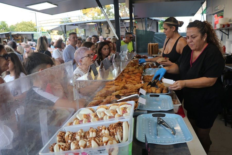 Feria gastronómica A mos redó en Llíria, 25 aniversario, con expositores locales
