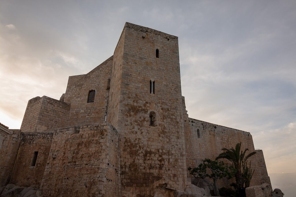 Muros del castillo templario del Papa Luna en Peñíscola