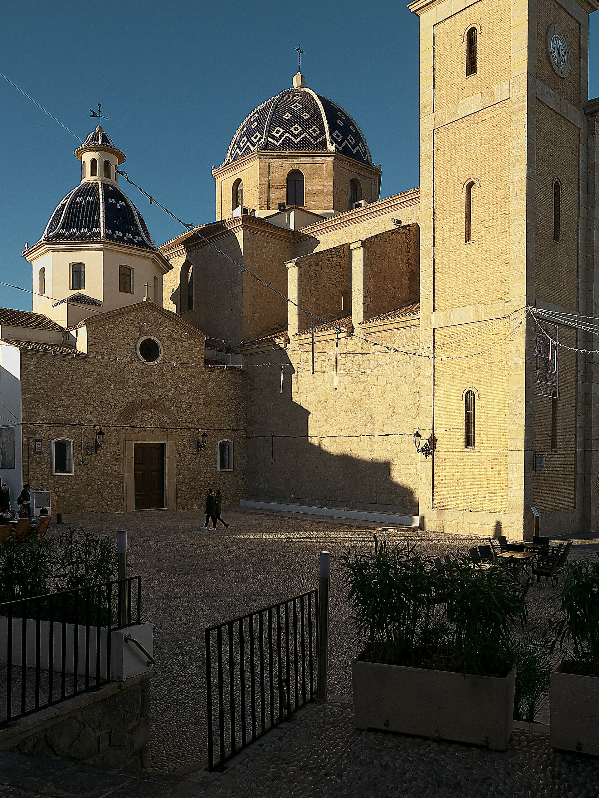 Iglesia de Nuestra Señora del Consuelo en la plaza del casco antiguo de Altea