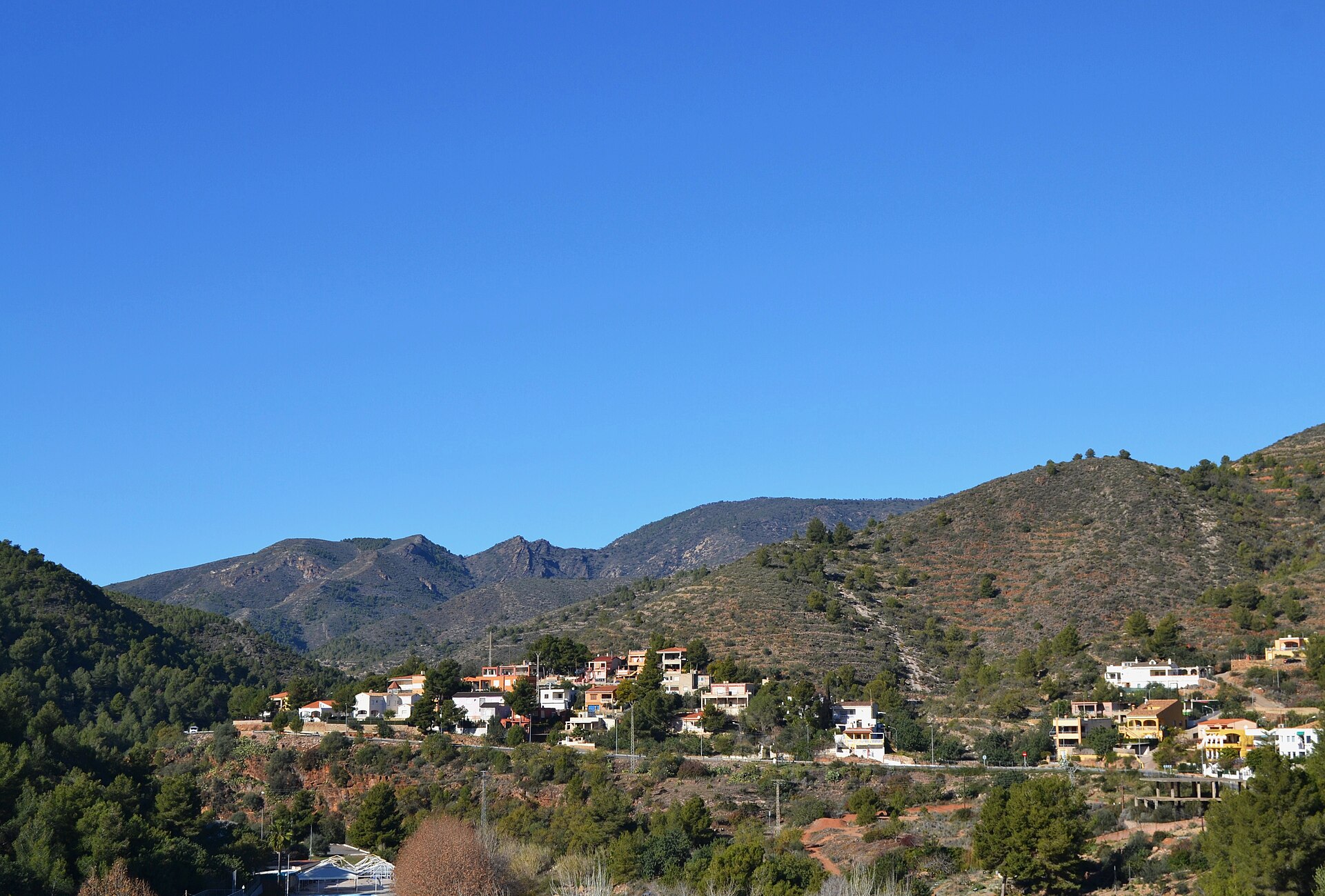 Montañas de la Sierra de Espadán sobre la Vall d'Uixó, ruta de senderismo al Alto de Pipa