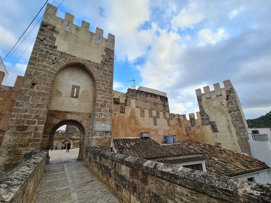 Vista del Castillo de Buñol, escenario de las visitas teatralizadas gratuitas de septiembre de 2026